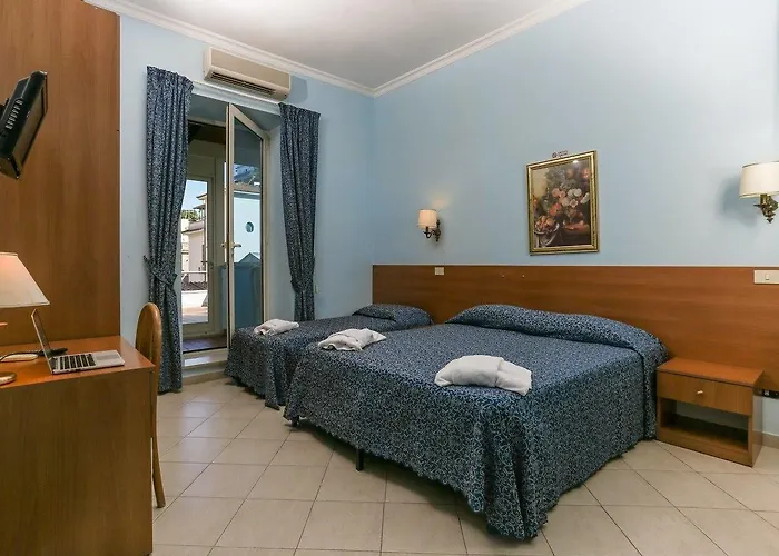 מלון דירות Lodi 4*