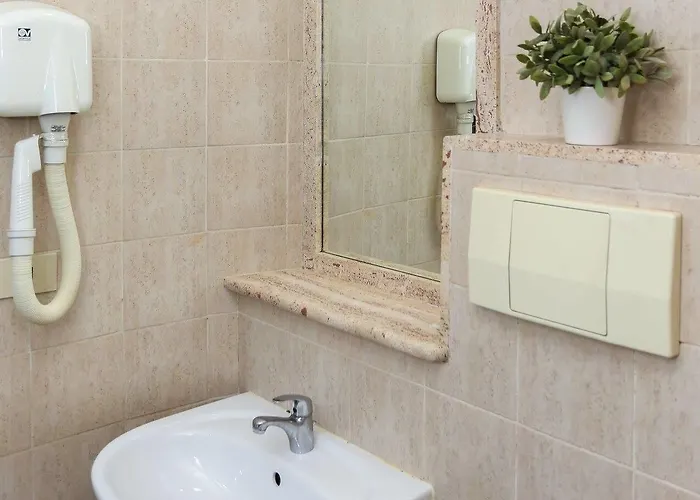 Aparthotel Lodi 4*